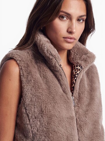 Funk since 1776 Vest in Brown