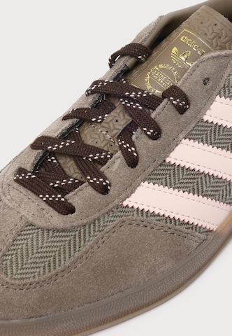 ADIDAS ORIGINALS Rövid szárú sportcipők 'GAZELLE INDOOR' - barna