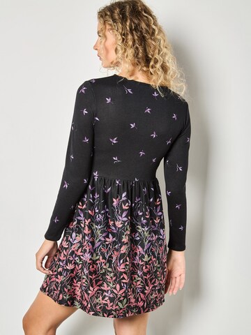 Robe Apricot en noir