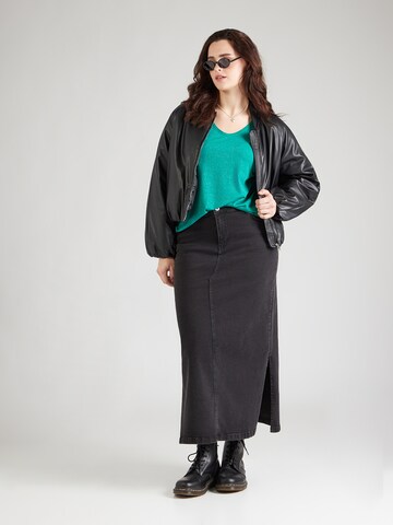 PIECES Curve Μπλουζάκι 'PCBILLO' σε πράσινο