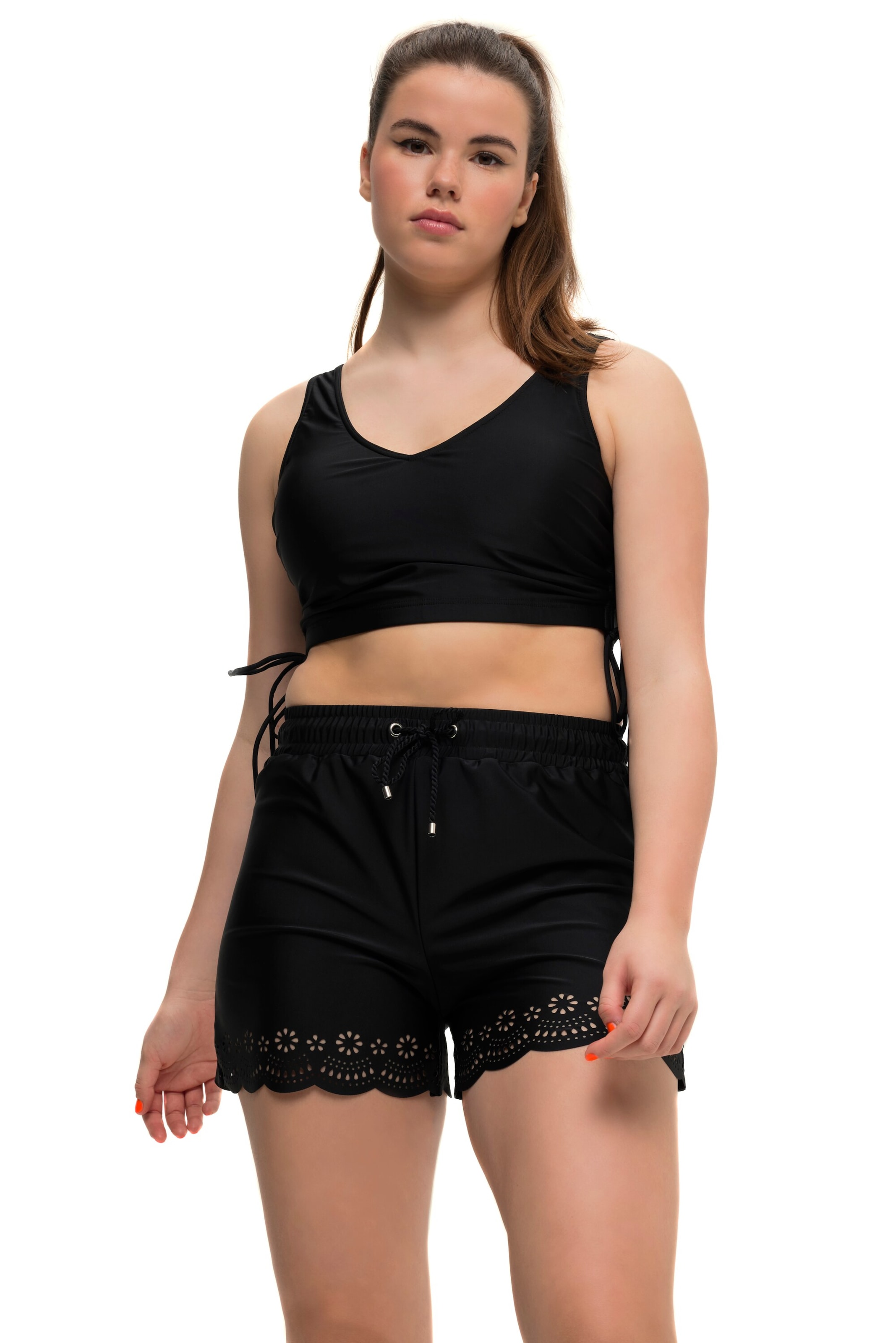 Studio Untold Regular Hose in Schwarz: Vorderseite