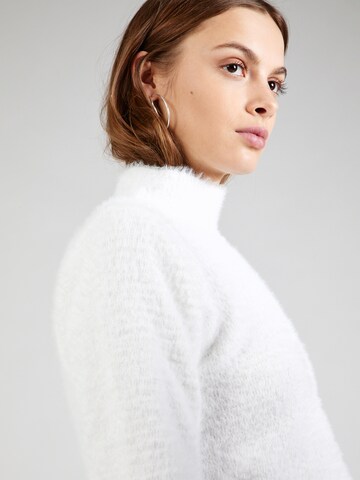 Trendyol Sweter w kolorze biały