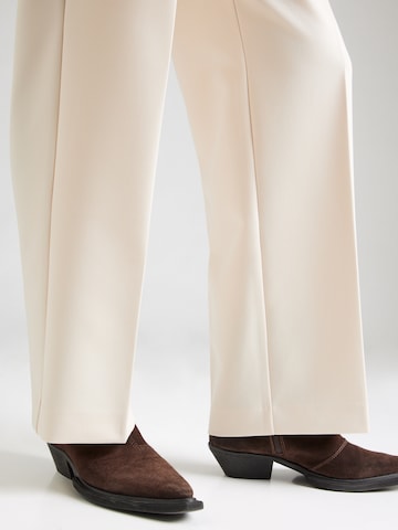 Peppercornregular Hlače na crtu 'Gina' - bež boja