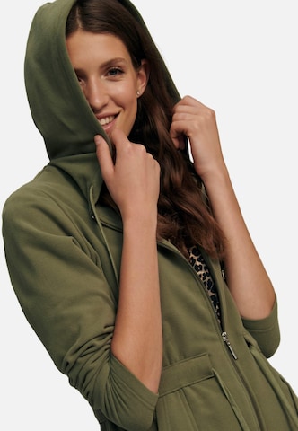 Peter Hahn Zip-Up Hoodie in Green