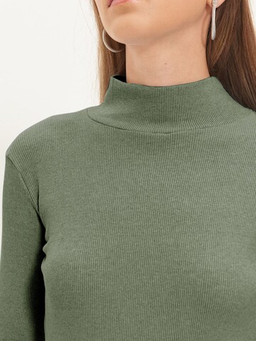T-shirt Trendyol en vert
