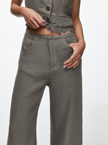 Wide leg Pantaloni di Pull&Bear in grigio