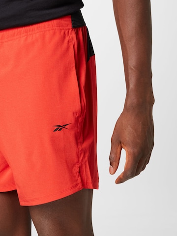 Regular Pantaloni sport de la Reebok pe roșu