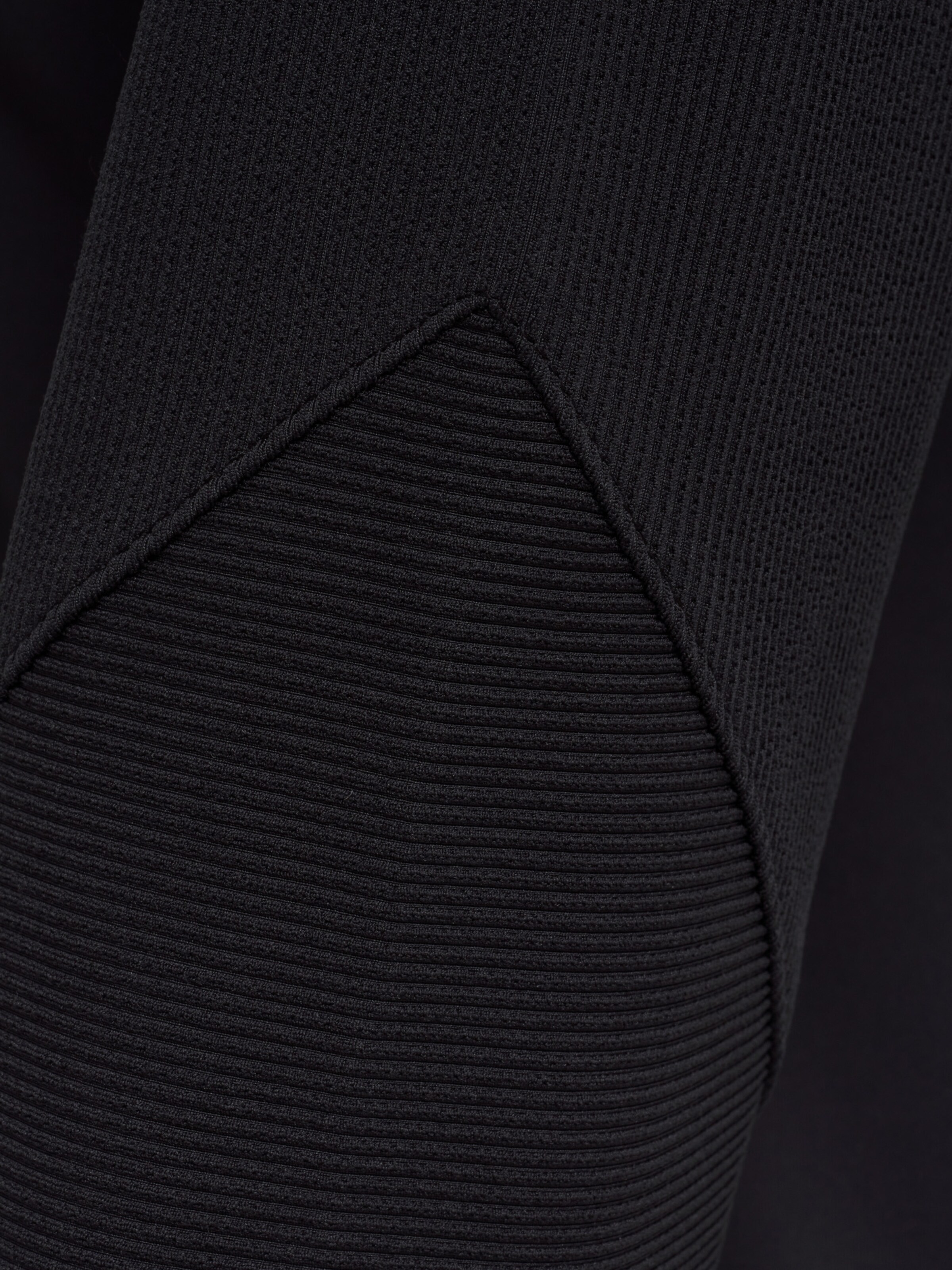 Veste de sport Hummel en noir