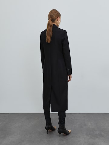 EDITED Between-Seasons Coat 'Airin' in Black