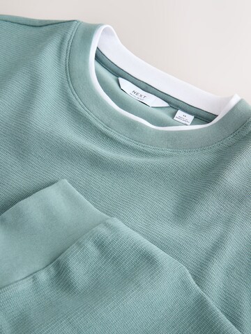 Tricou de la Next pe verde