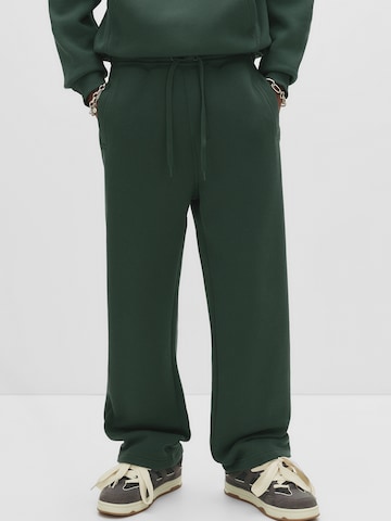 Pull&Bear Loosefit Hose in Grün: Vorderseite