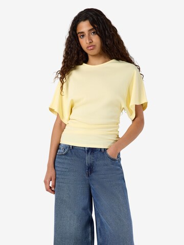 Noisy may Shirt 'NMAbbi' in Geel: voorkant