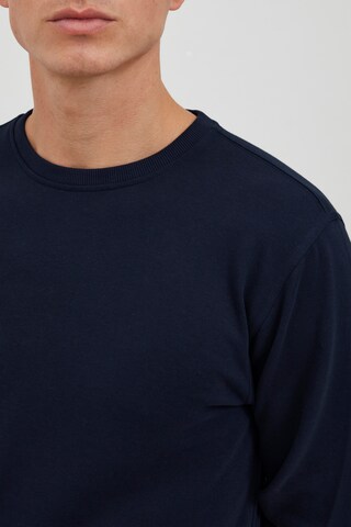 11 Project Sweatshirt 'NAHOR' in Blau