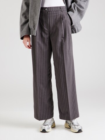 Wide Leg Pantalon à pince Monki en gris : devant