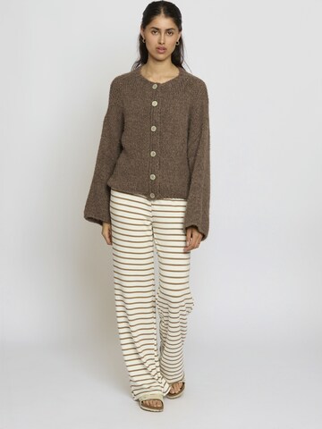 Lilavie Strickjacke ' Taynaa ' in Braun