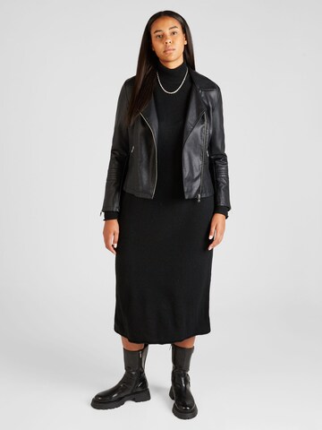 Vero Moda CurvePletena haljina 'Kaden' - crna boja