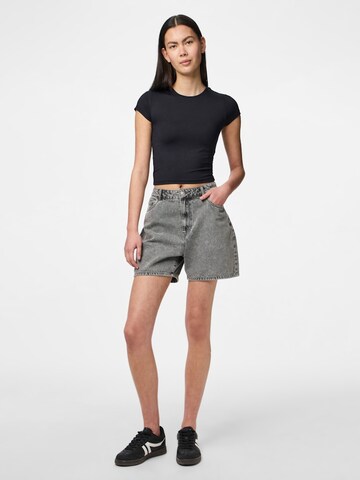 Baggy Jeans 'PCAbbi' di PIECES in grigio