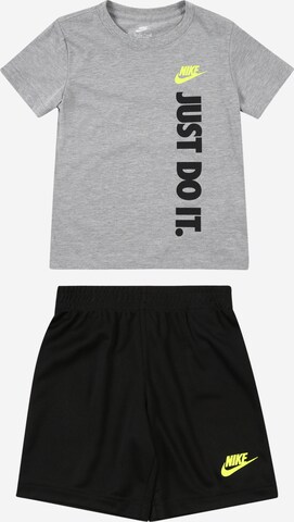 Nike Sportswear Комплект в Серый: спереди