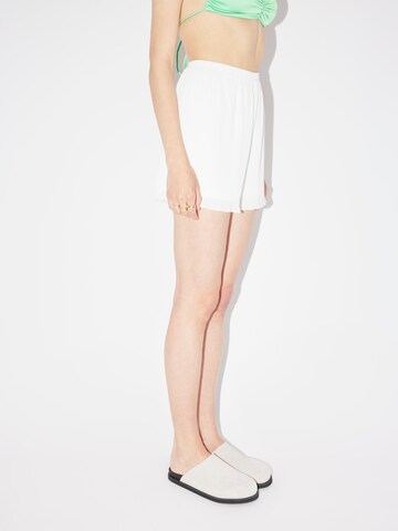 LeGer by Lena Gercke Loosefit Shorts 'Leonore' in Weiß