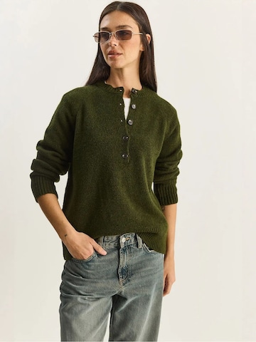 Pullover di Bianco Lucci in verde: frontale