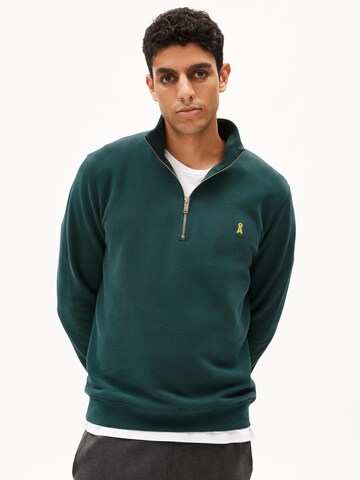 ARMEDANGELS Sweatshirt in Groen: voorkant