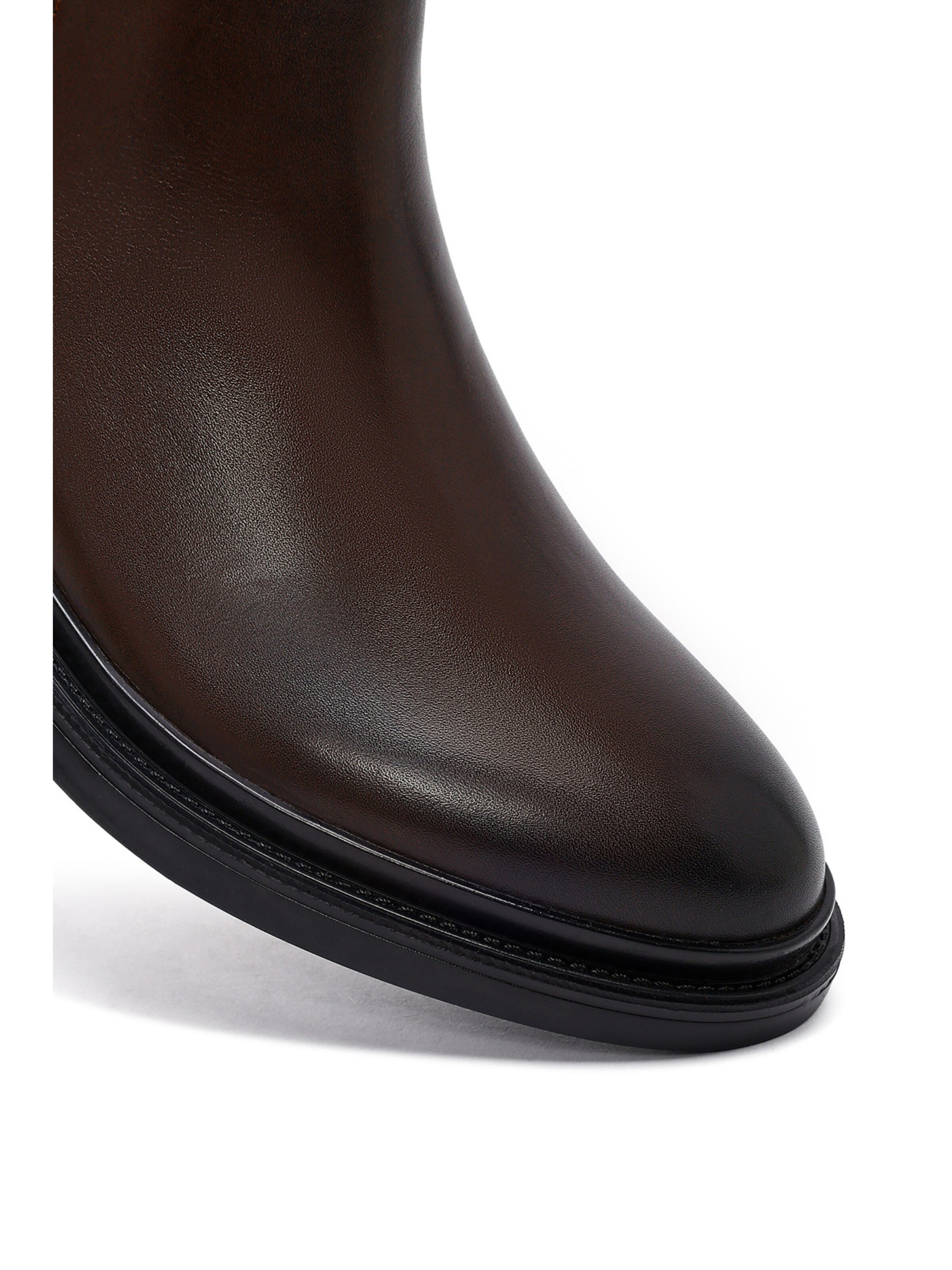 Derimod Chelsea boots in Brown