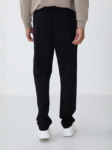 Tommy Life Regular Workout Pants 'Jogginghose' in Black
