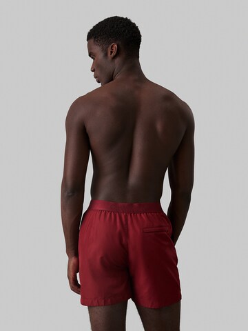 Shorts de bain Calvin Klein Swimwear en rouge