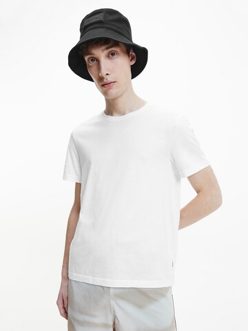 T-Shirt Calvin Klein en blanc : devant