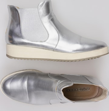 Buffalo London Dress Boots in 40 in Silver: front