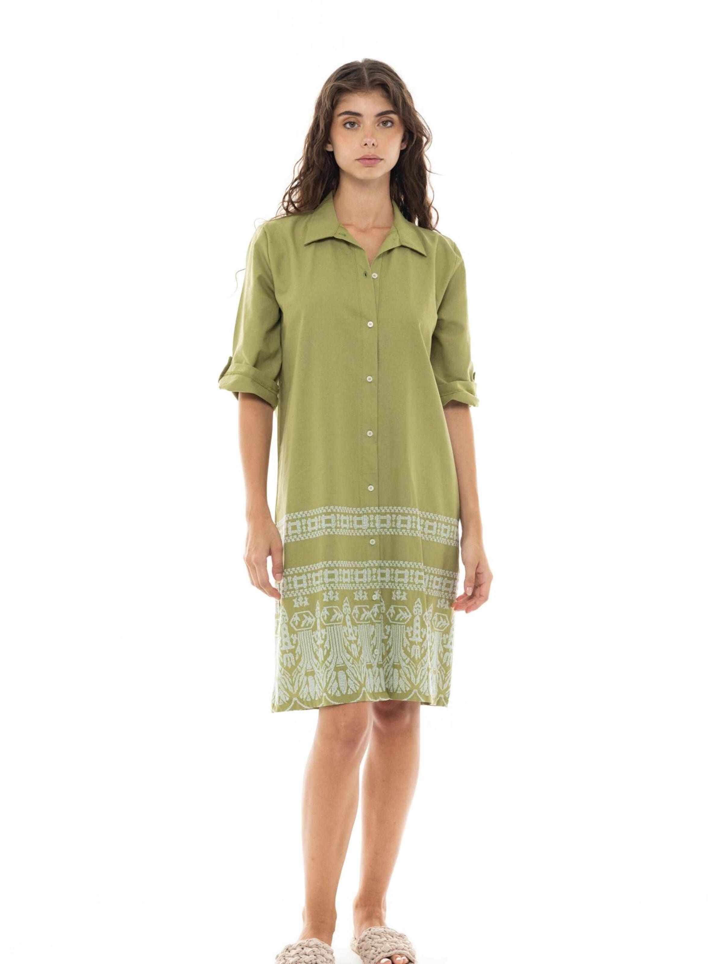 Pink Label Μπλουζοφόρεμα 'BEACHWEAR EMBROIDERY GREEN' σε πράσινο: μπροστά