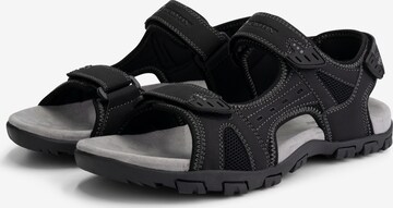 Travelin Sandals in Black