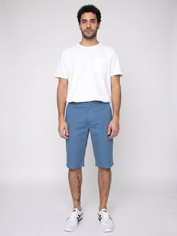 Baggy Pantaloni 'M' Signature Chino Short Wedgewood Blue Pants' di Ben Sherman in blu: frontale