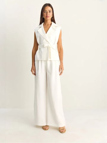 Pantalons de tailleur Bianco Lucci en blanc : devant