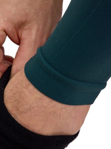 FALKE Skinny Workout Pants in Green