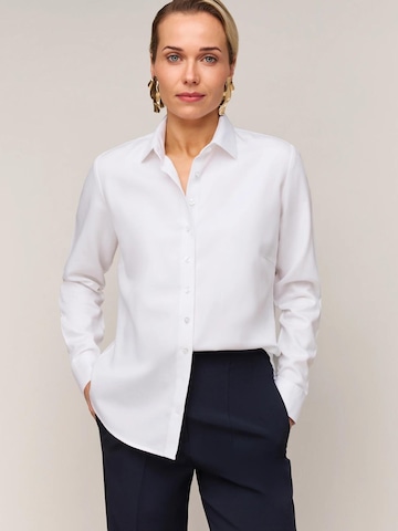 Chemisier 'Women’s Regular Fit Blouse' Vander Amsterdam en blanc : devant