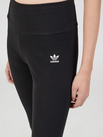 ADIDAS ORIGINALS - Skinny Leggings 'Essentials' en negro