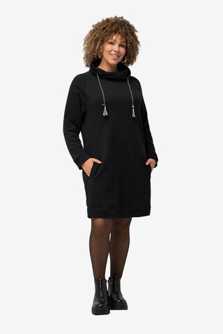 Robe Ulla Popken en noir : devant