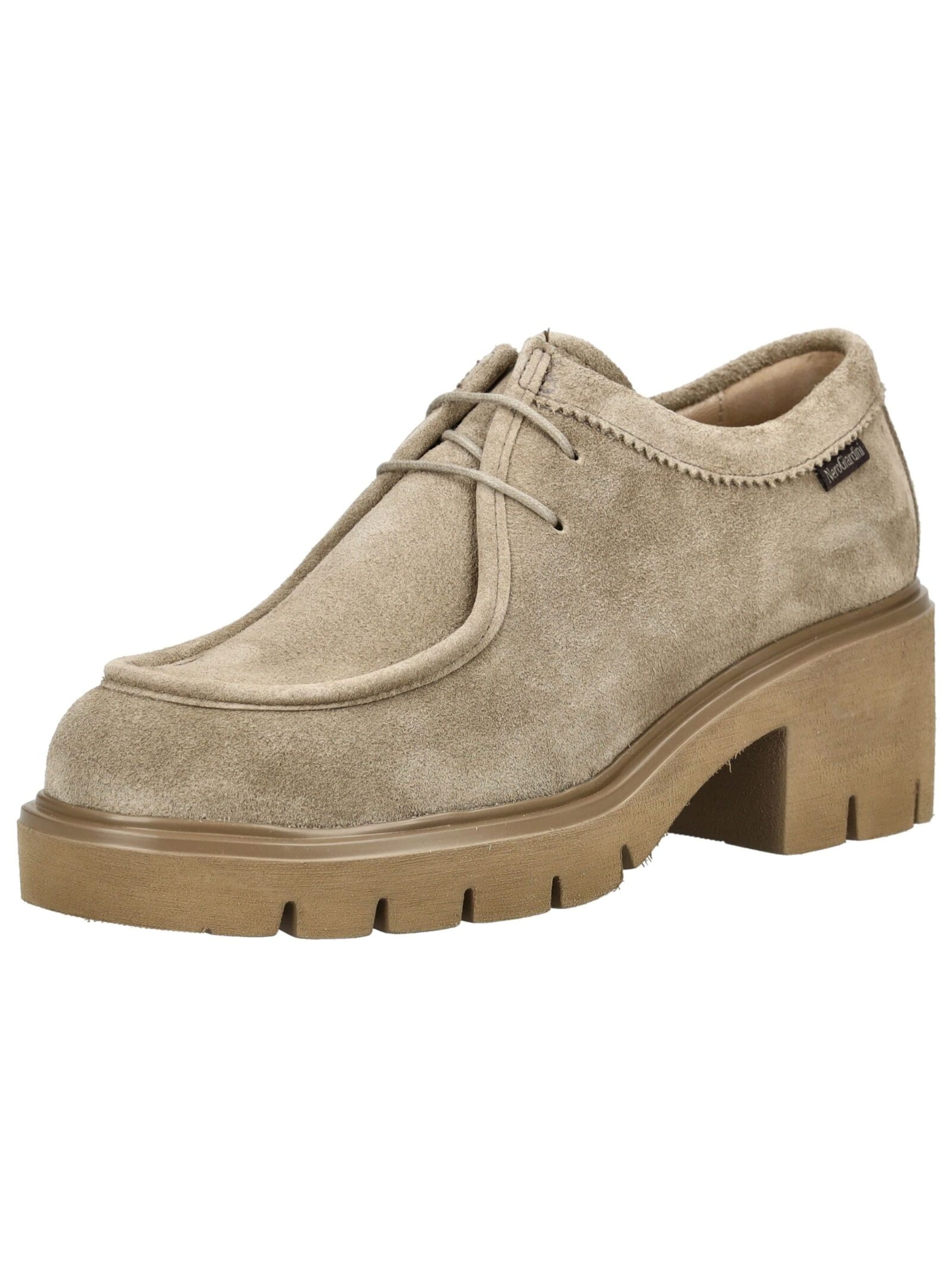 Scarpa stringata di Nero Giardini in beige: frontale