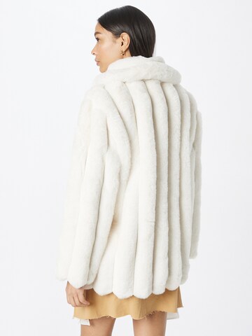 River Island - Chaqueta de invierno 'OPERA' en beige