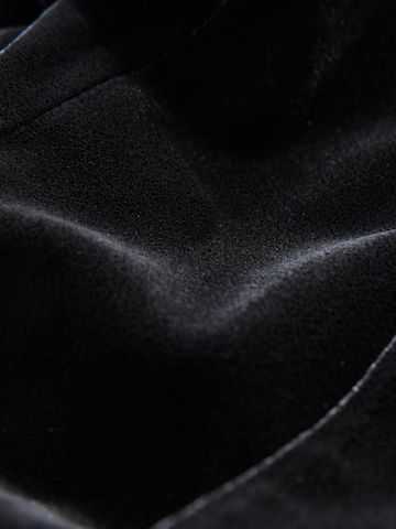 Next Blejzr – černá