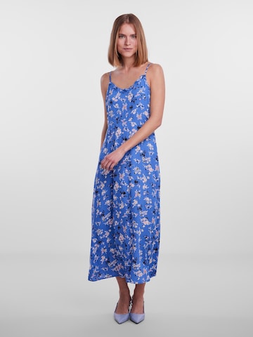 PIECES - Vestido de verão 'Nya' em azul