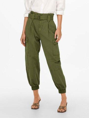 Effilé Pantalon cargo 'Saige' ONLY en vert : devant