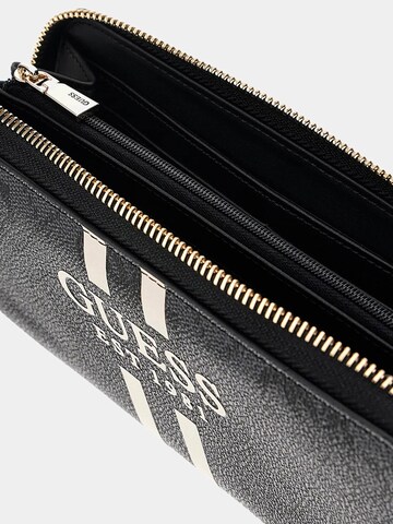 GUESS Portemonnaie 'Laurel' in Schwarz