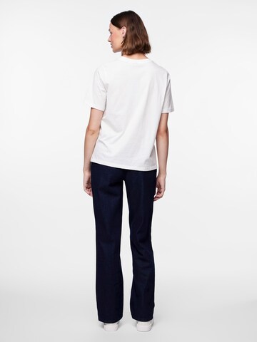 PIECES - Camiseta 'JANDA' en blanco