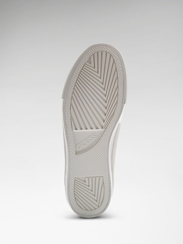 GUESS Sneaker 'CAREY2' in Braun