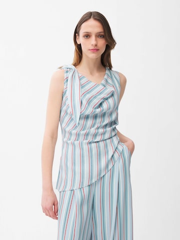 adl Blouse in Blue: front