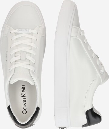 Calvin Klein Madalad ketsid, värv valge