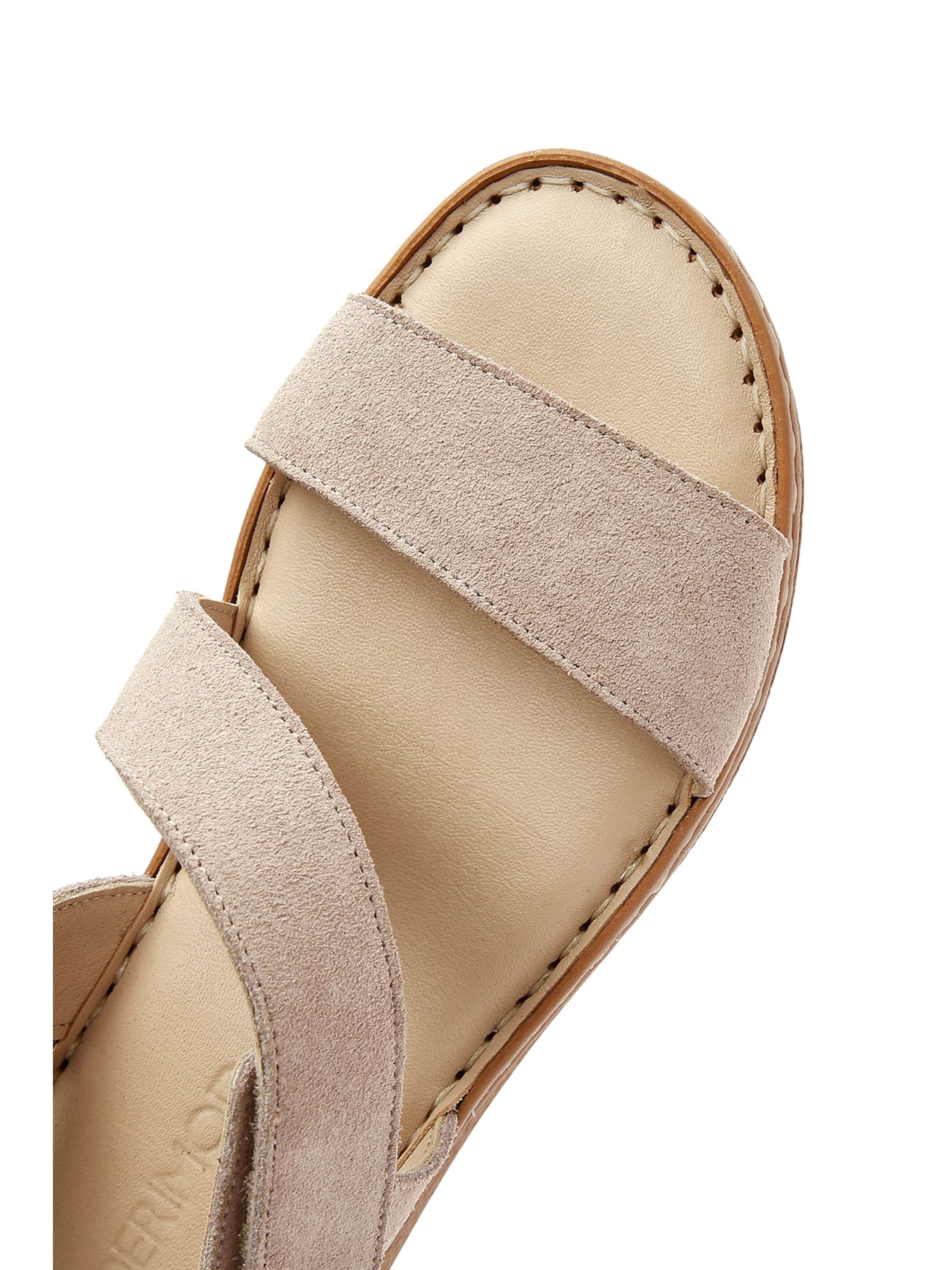 Derimod Sandaalit värissä beige