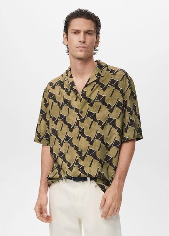 MANGO MAN Regular fit Button Up Shirt 'David' in Green: front